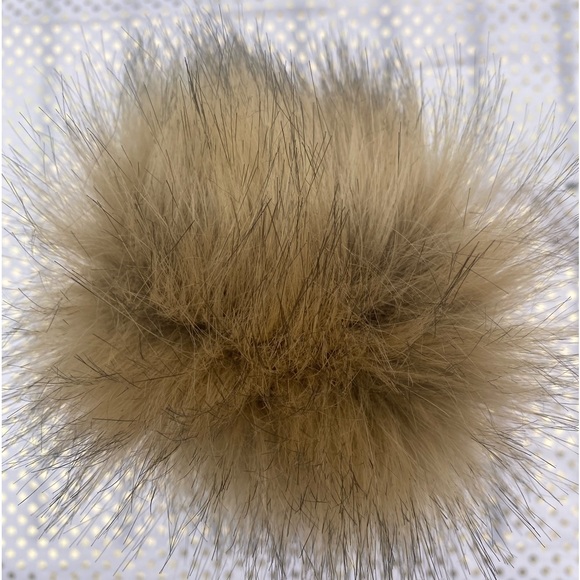 The North Face Kids’ Oh Mega Fur Pom Beanie gardenia white one size NWT perfect - Picture 5 of 8